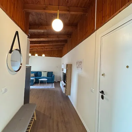 Ados Loft Center * Tiran