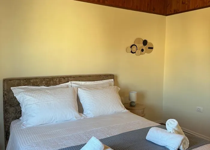 Ados Loft Center Tiran